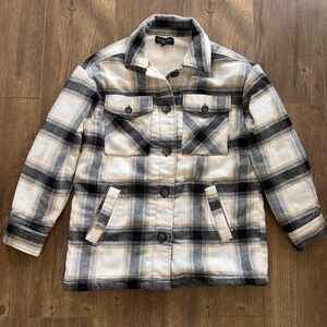 Love Tree Plaid Shacket Black White Sherpa Lined‎ Jacket Cabin Flannel Small